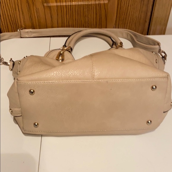 Women’s soft cream colored shoulder/handle purse - Picture 3 of 5